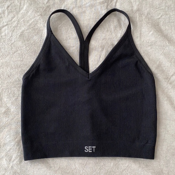 SET Active Tops